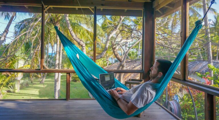 How to Plan Your Exit: Going From Office Desk to Digital Nomad